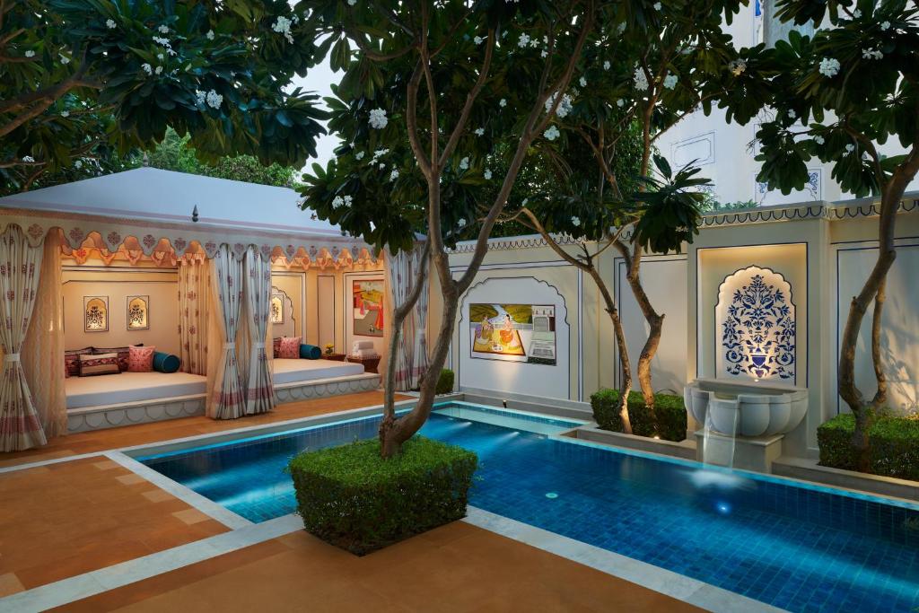 India in Opulence: The Leela & Amarvilas Experience