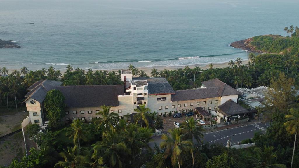 Kerala: A Journey Through Nature & Luxury