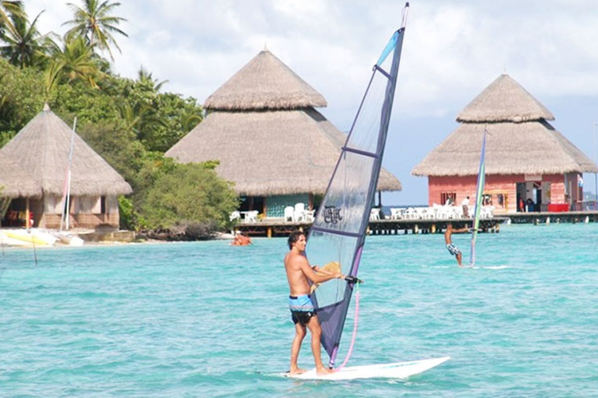 Adaaran Club Rannalhi Maldives- 4*