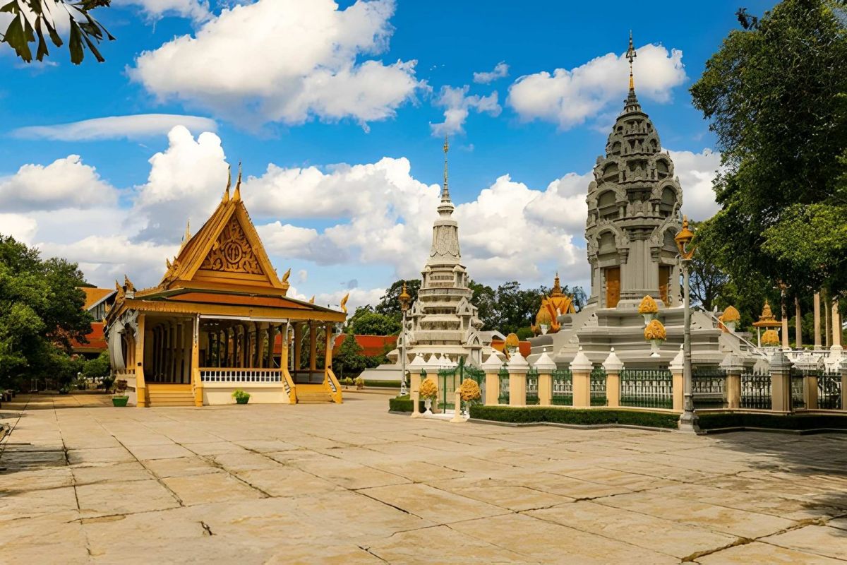 Temples To Beaches: Cambodia, Vietnam and Hoi An Beach Stay