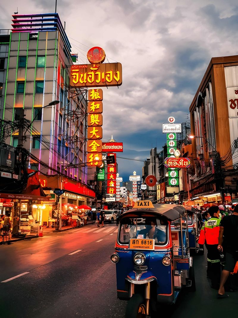 City to Rainforest: 8 Nights of Bangkok & Borneo Discovery