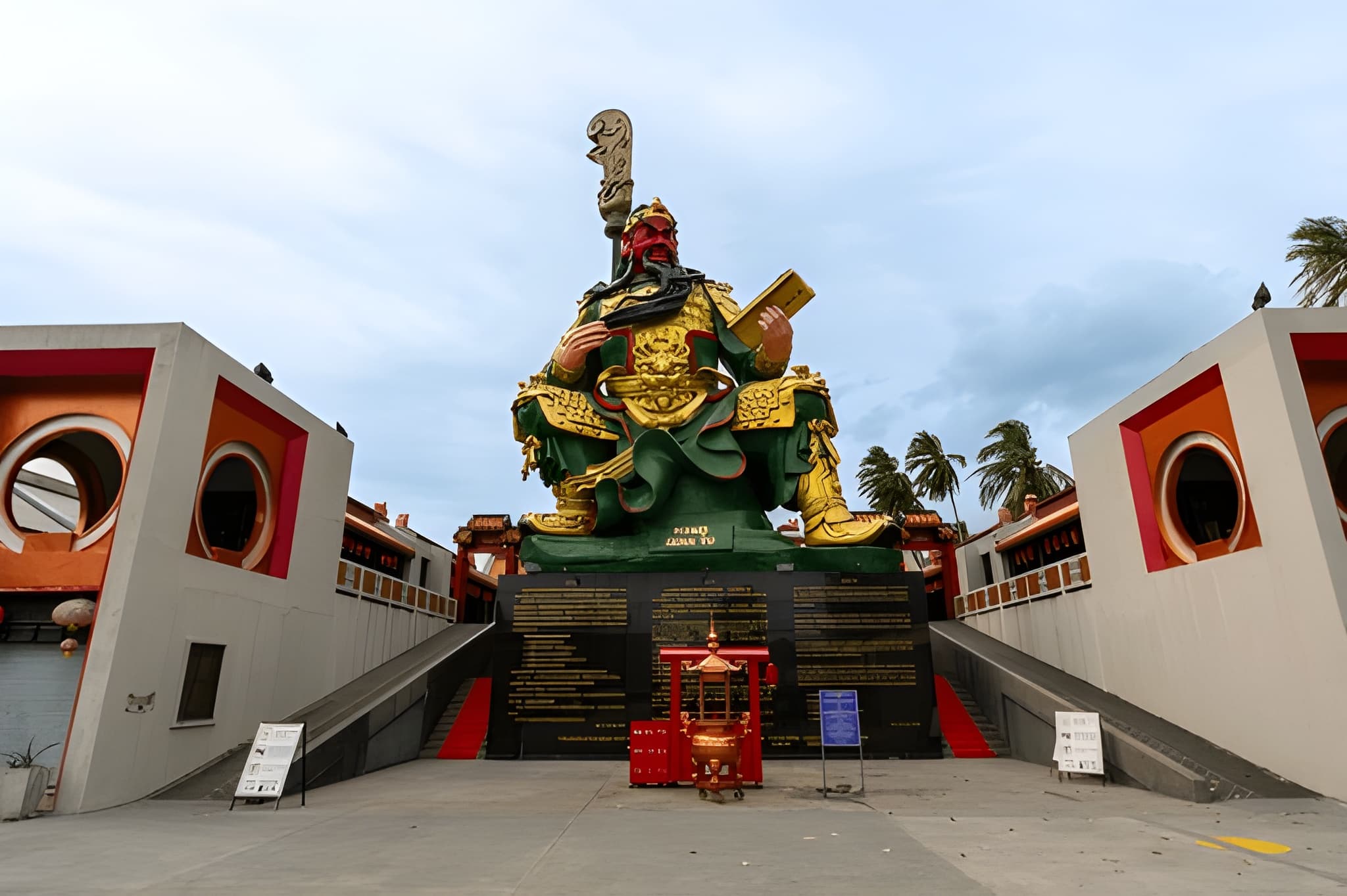 Dubai, Bangkok & Koh Samui