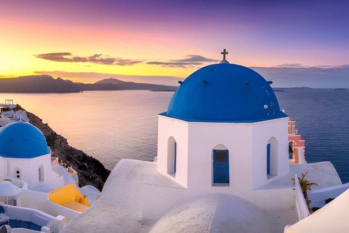 Mykonos & Santorini Escape