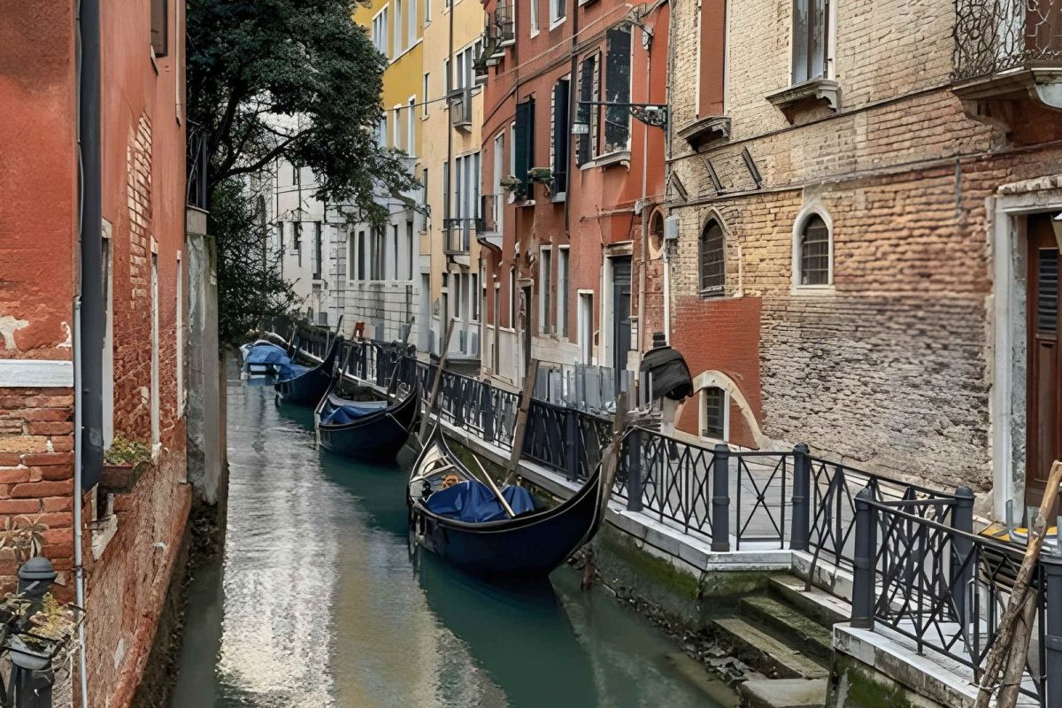Venice Holiday