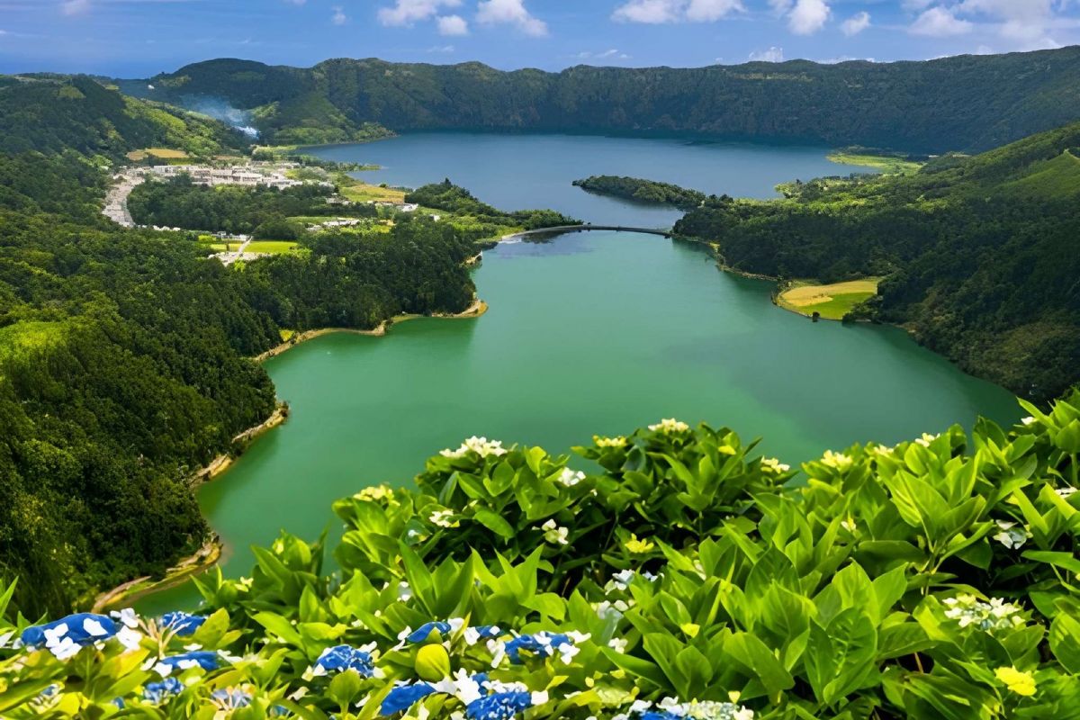 Lisbon & São Miguel tour
