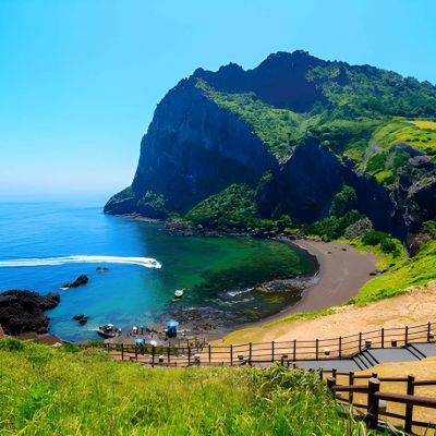 Seoul & Jeju Island Getaway: Discover South Korea – 7 Nights