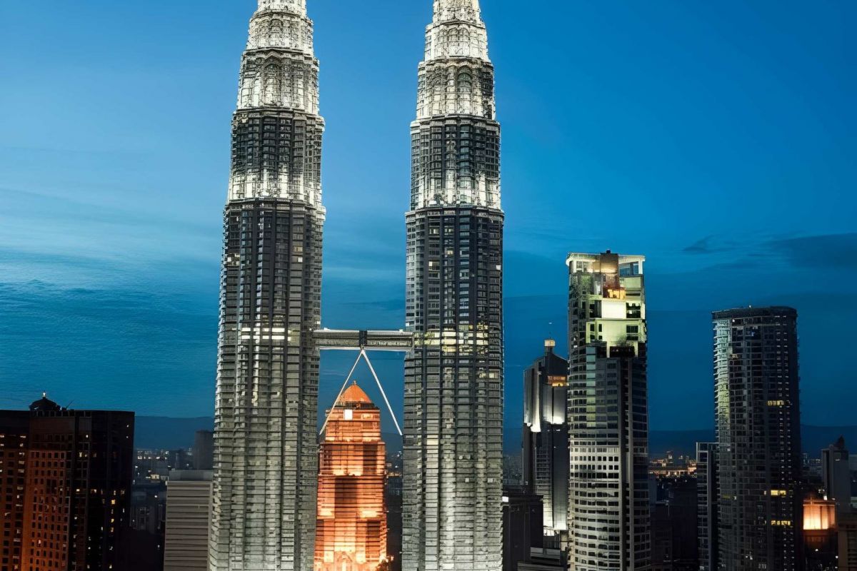 Dubai, Maldives, Kuala Lumpur & Phuket – 15-Night Multi-Destination Getaway