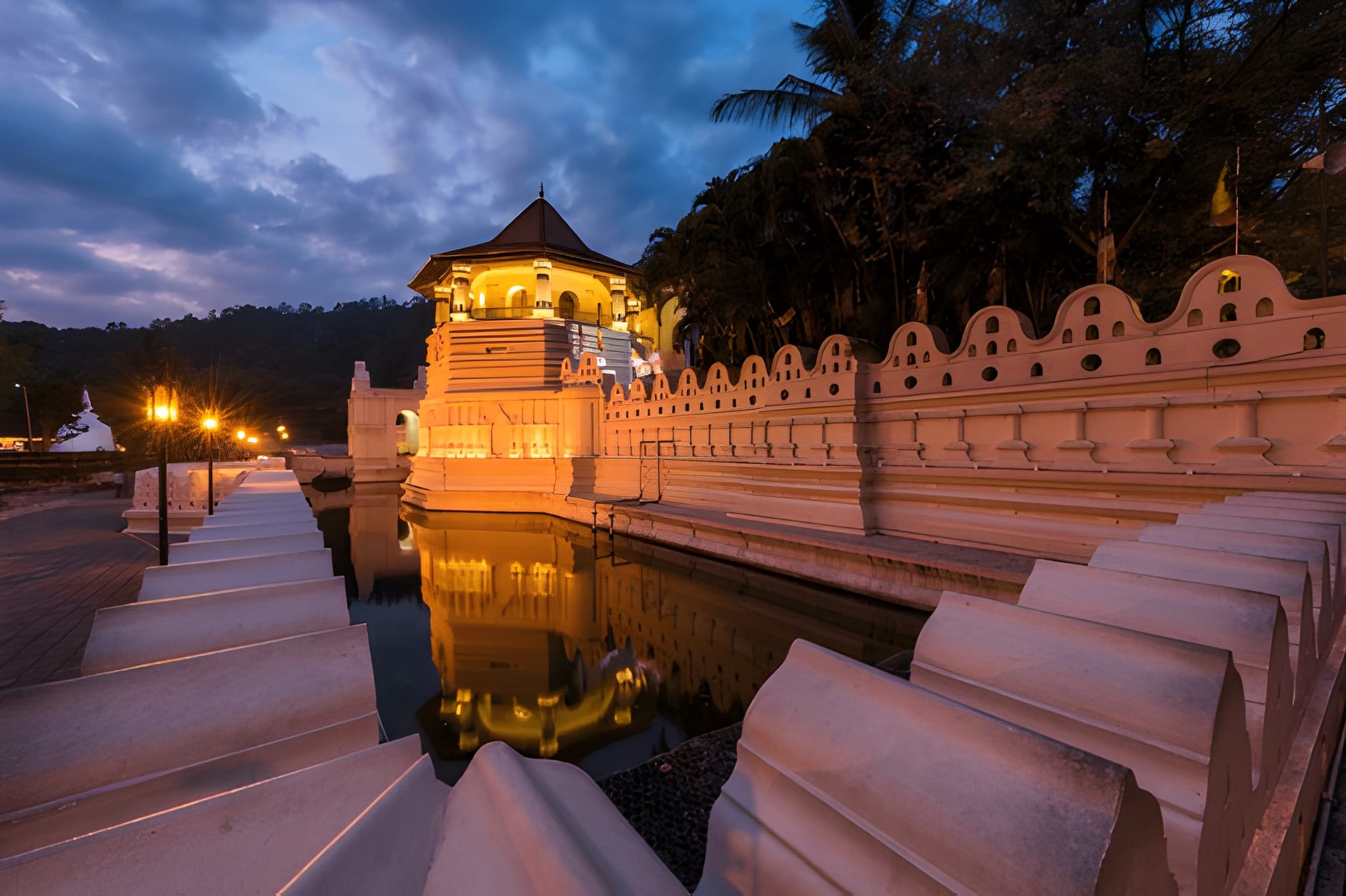 Discover Sri Lanka: From Ancient Wonders to Coastal Bliss