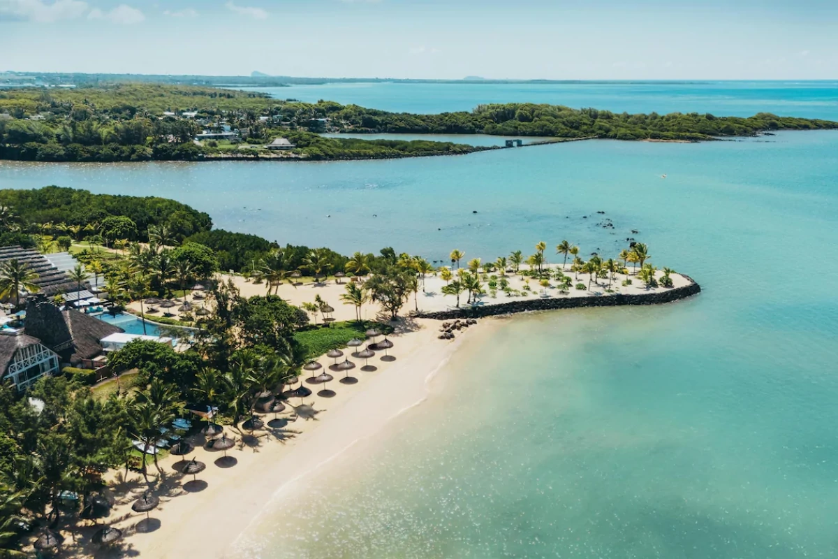 Dubai Discovery & All Inclusive Mauritius Retreat – 9 Nights